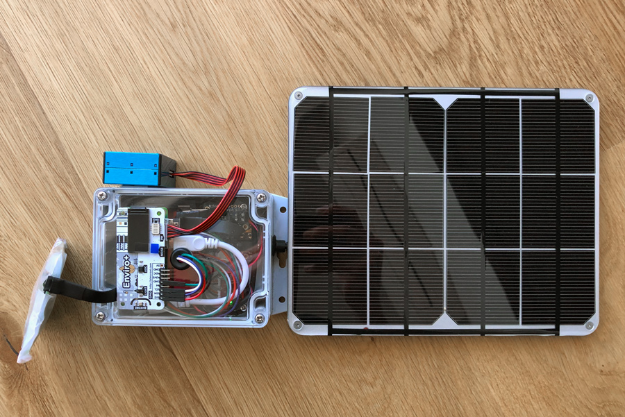 Solar-powered LTE air quality sensors